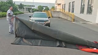 How to use a car fire blanket?